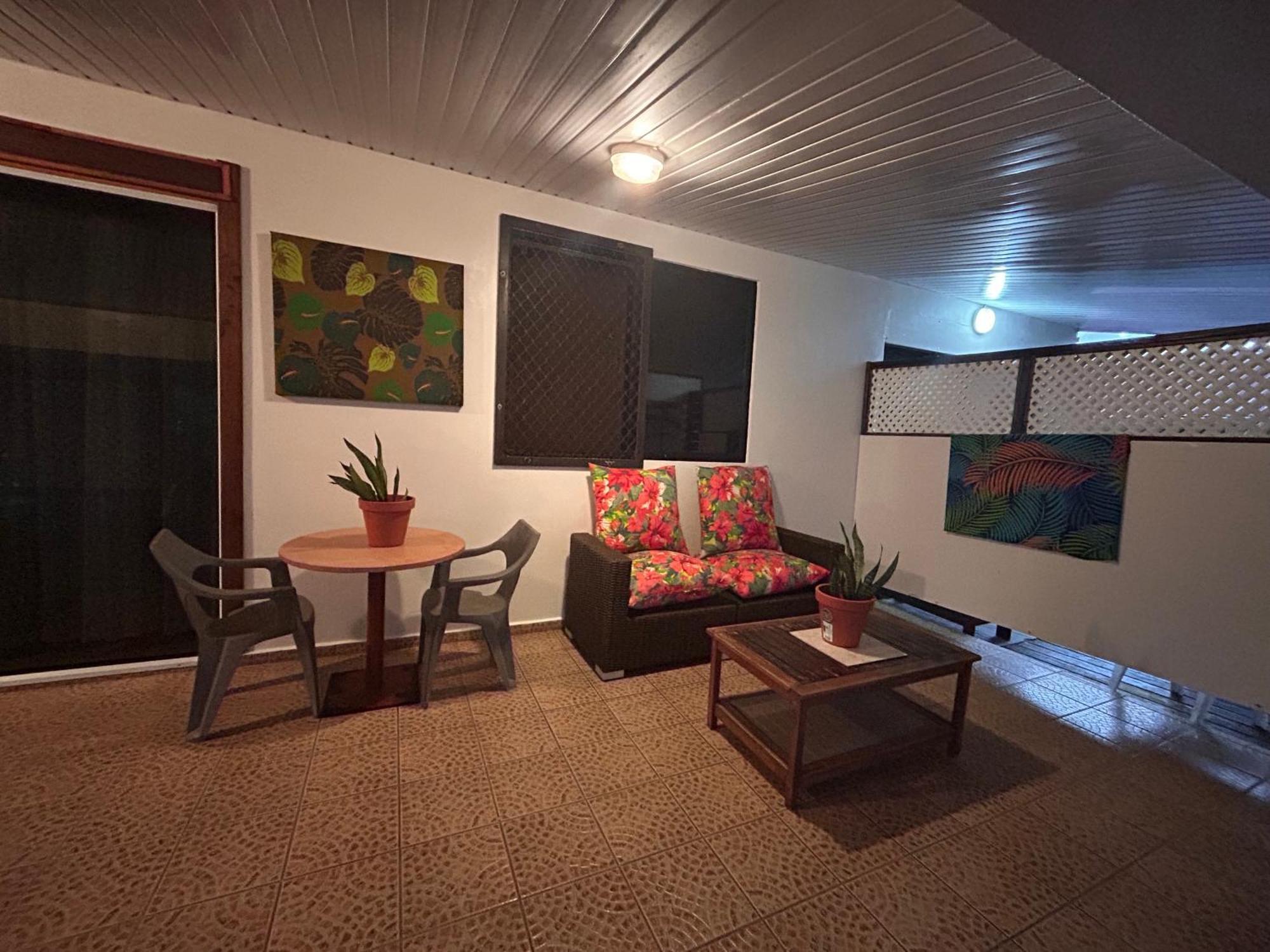 Hotel Chez Tamatuamai à Avatoru Extérieur photo